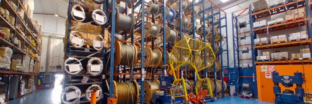 Cargo slings and lifting gear for ships